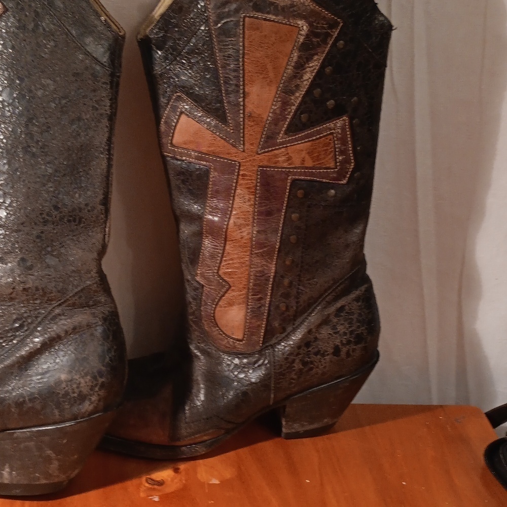 Stetson Dark Brown Western Boots with Tan Cross Size 9.5 - Picture 3 of 11